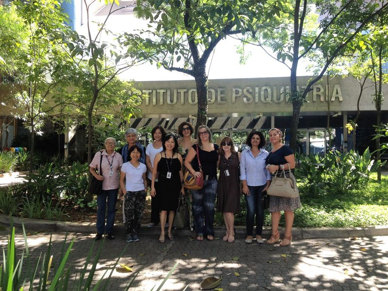 Turma do curso de Toque Integrativo Somato Emocional no Instituto de Psiquiatria